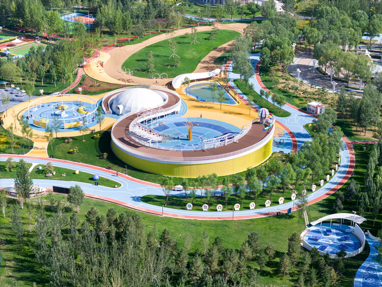 官方：今夏加盟维拉的19岁后卫厄兹詹租借加盟安德莱赫特