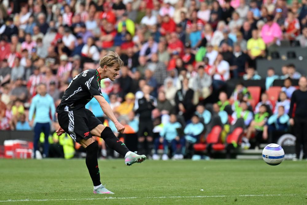 杰伦·布伦森33分率队大胜，助攻数跻身尼克斯队史前18