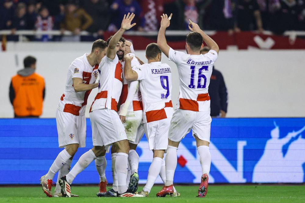 德天空：小腿肌肉受伤的伯卡特至少会缺席12月的比赛